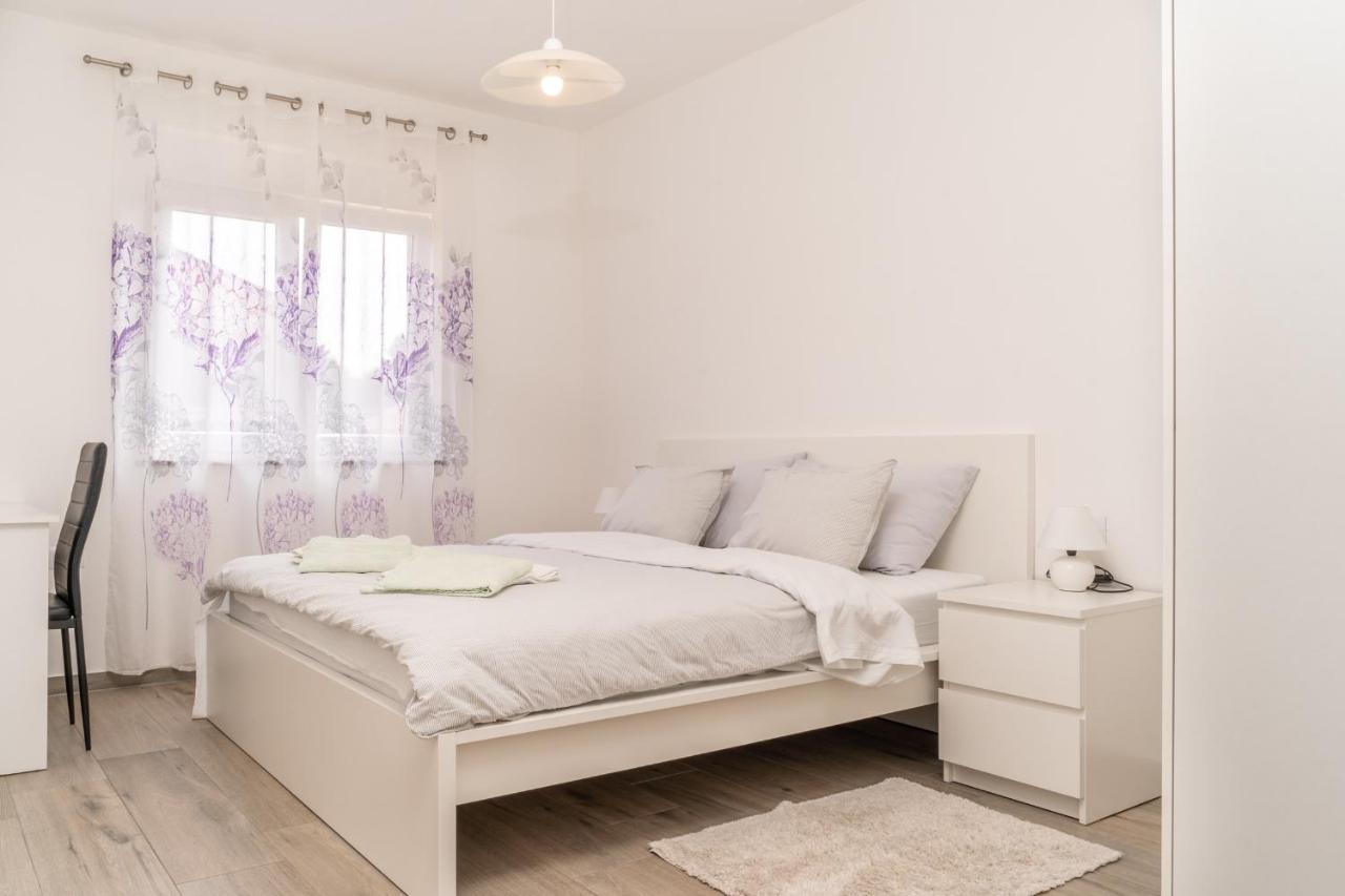 Tomi Apartment Pula Ngoại thất bức ảnh