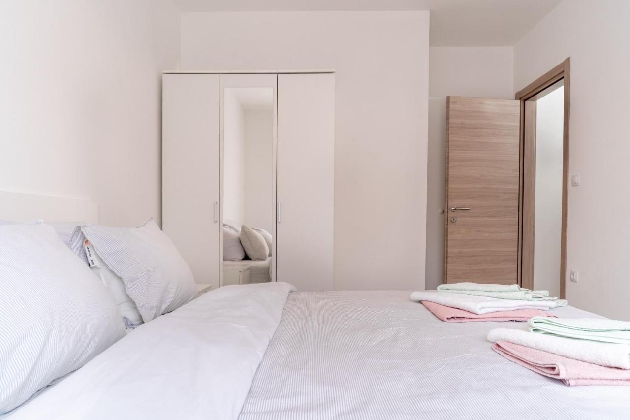 Tomi Apartment Pula Ngoại thất bức ảnh