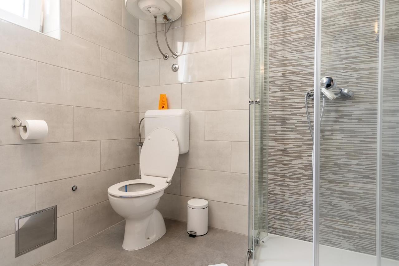 Tomi Apartment Pula Ngoại thất bức ảnh
